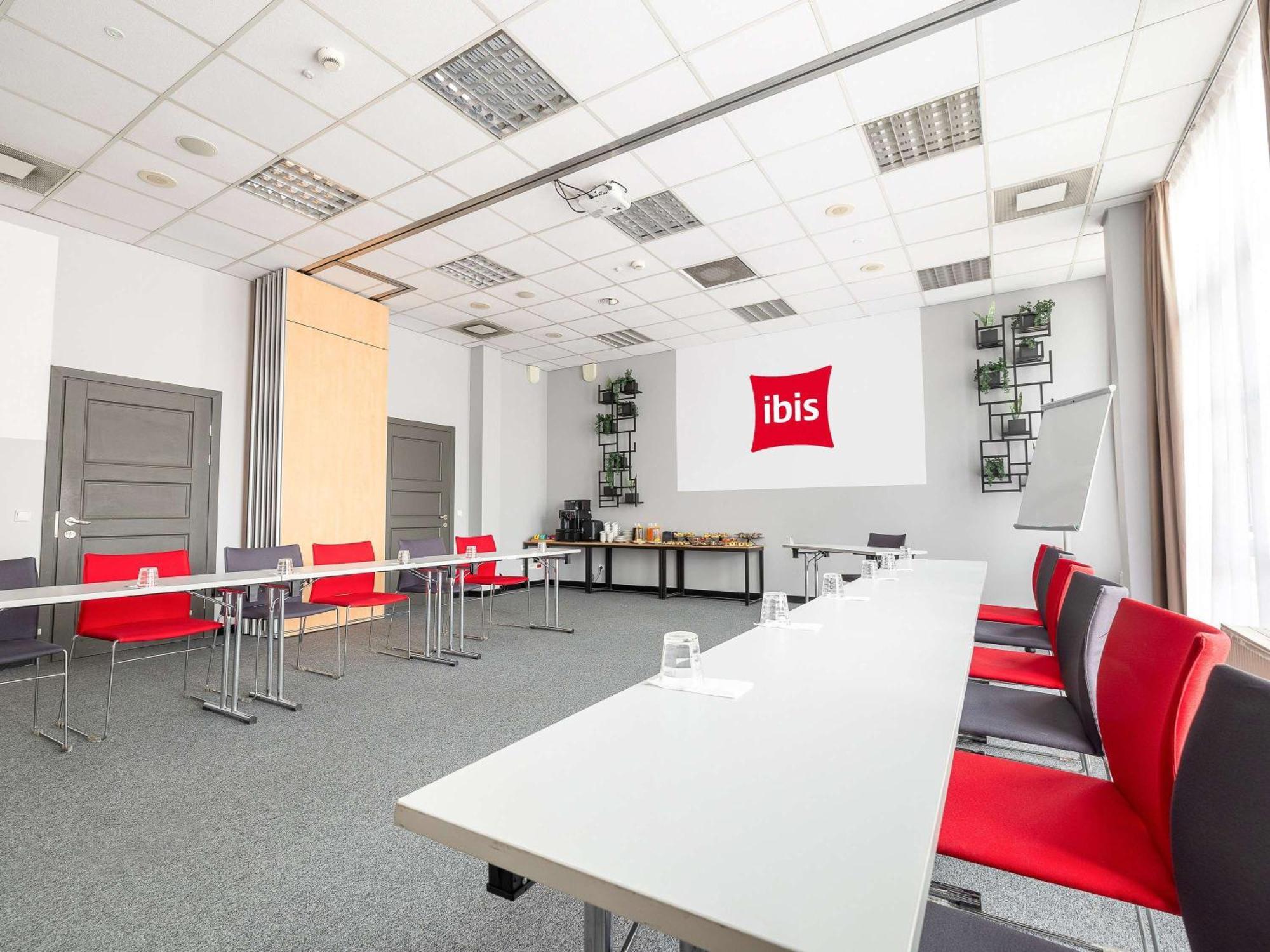 Ibis Poznan Stare Miasto Exterior foto