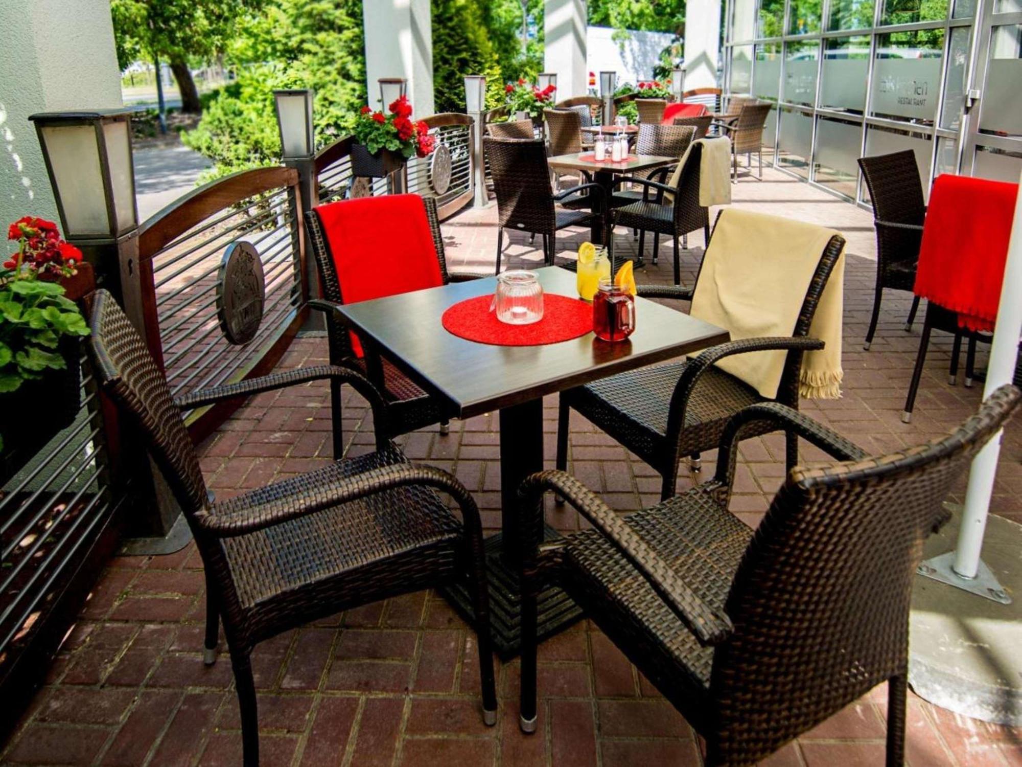 Ibis Poznan Stare Miasto Exterior foto