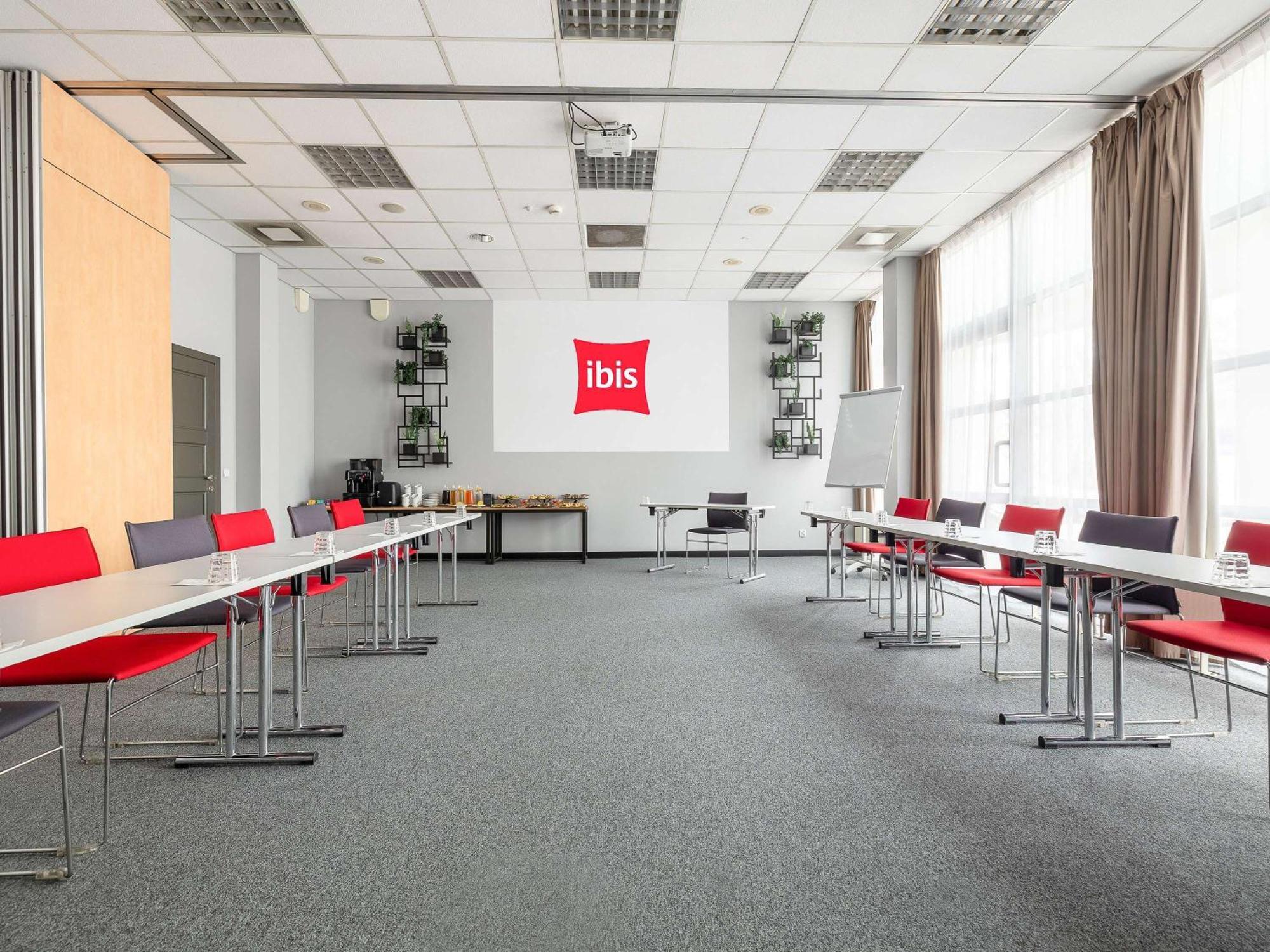 Ibis Poznan Stare Miasto Exterior foto